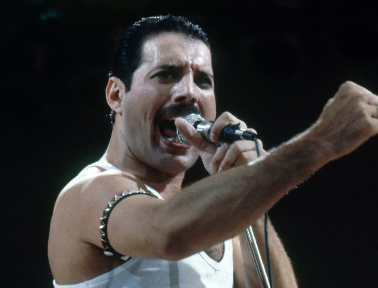 Freddie Mercury: 80 χρόνια από τη γέννησή του – Από τον Farrokh Bulsara στους Queen
